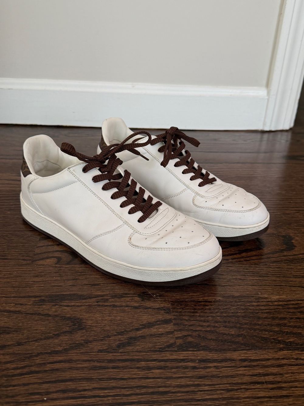 Louis Vuitton White Leather sneakers